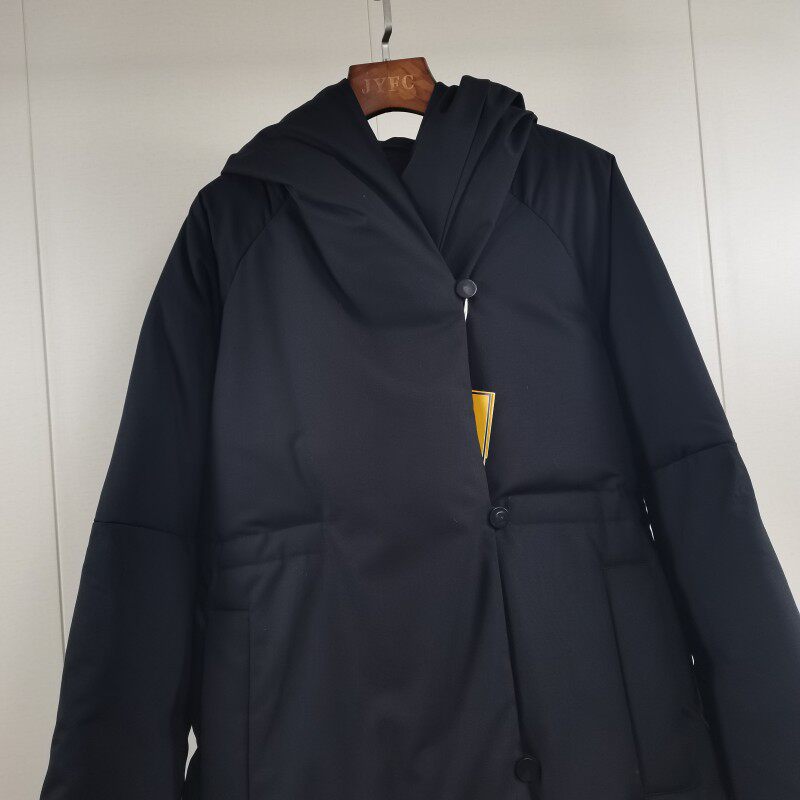 he家冬季减龄连帽一手长羽绒服