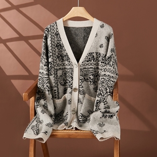 高端设计感款~文艺复古风BABY山羊绒针织开衫女V领腰果花长袖外套