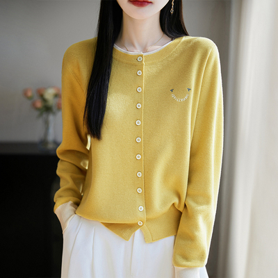 圆领桑蚕丝羊毛开衫拼色笑脸刺绣