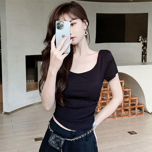 卡卡U领T恤薄款带胸垫防走光上衣