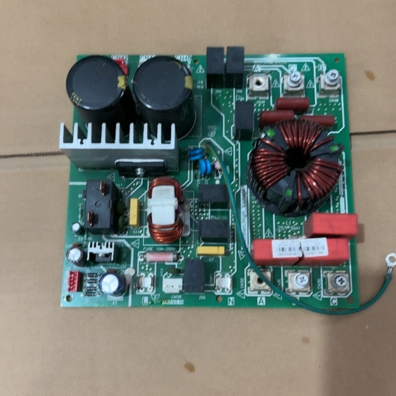 美的V4+中央空调多联机