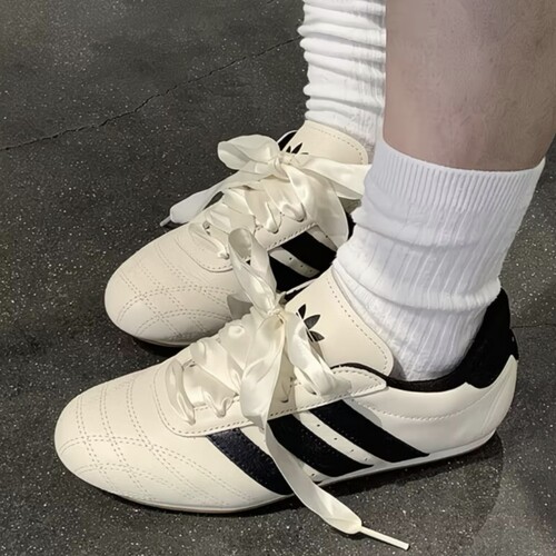 Adidas三叶草男女休闲鞋Jennie同款薄底跆拳道运动板鞋JS1616