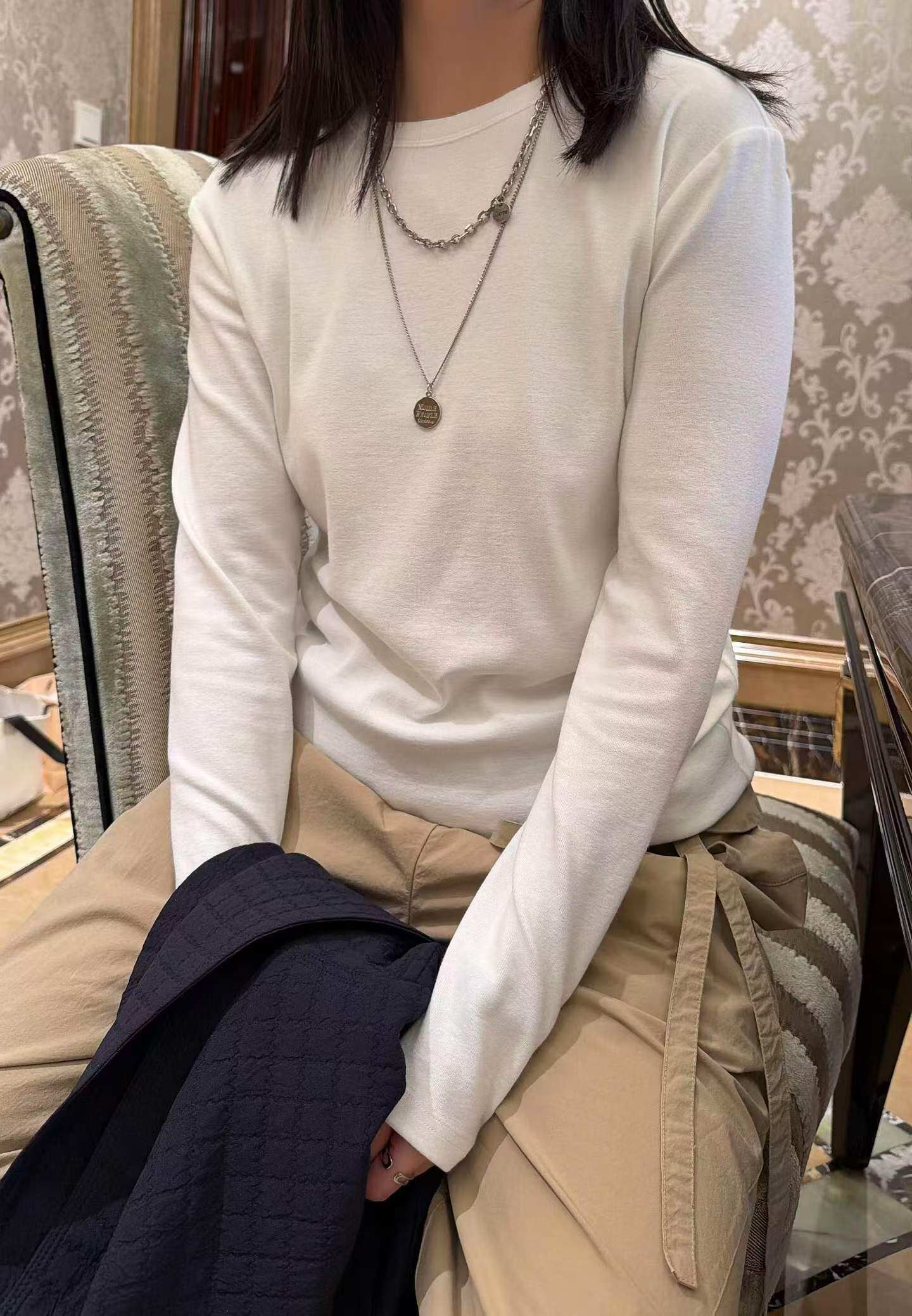纯色后背压线白色长袖T恤女欧洲站2026秋款欧货简约百搭款上衣潮