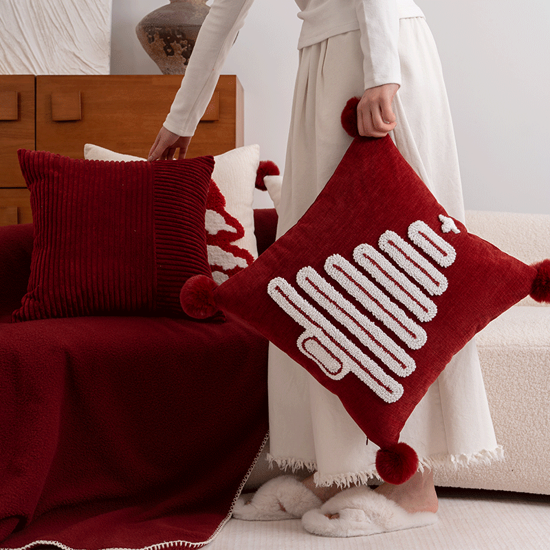 新年圣诞树刺绣红色毛球抱枕套