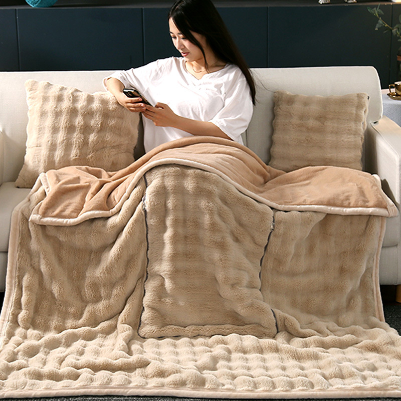 加厚仿兔毛绒抱枕被二合一秋冬