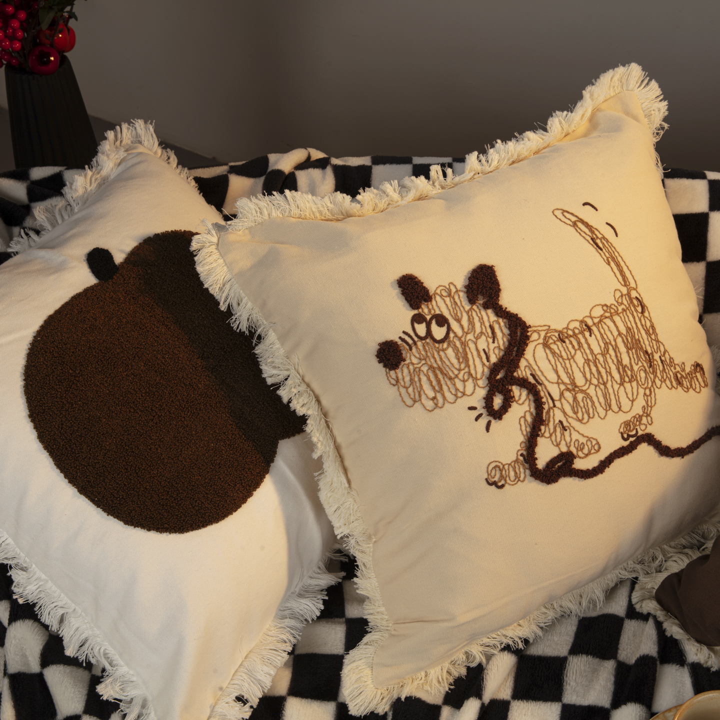 中古风卡通风小狗刺绣抱枕