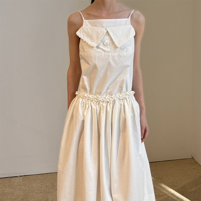 扇形花边翻领吊带上衣