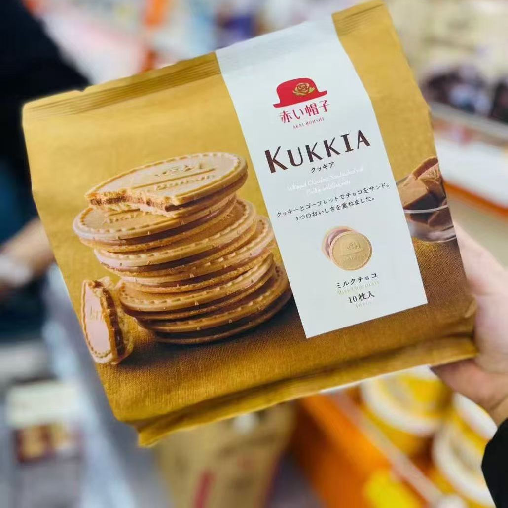 日本零食进口 KUKKIA红帽子 饼干 抹茶牛奶巧克力夹心薄饼 1