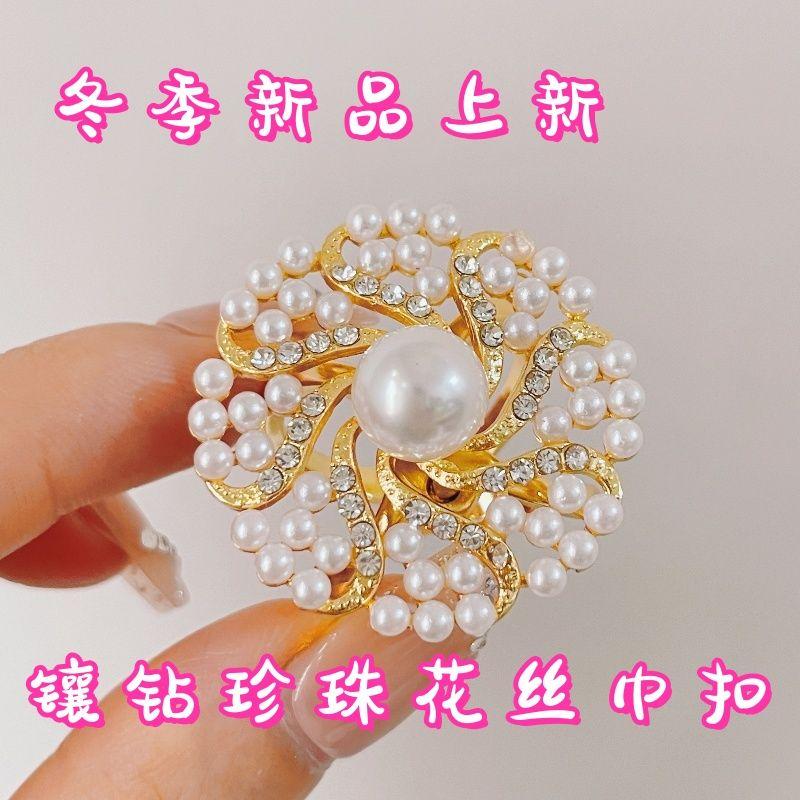 新款高档气质胸针礼服