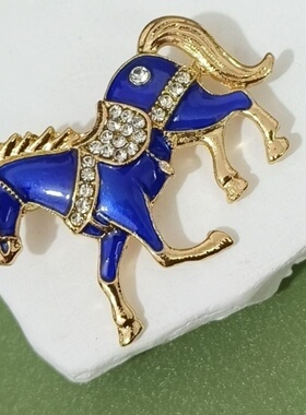 新款滴油蓝色马镶钻胸针女水钻装饰动物造型高档精致中国风别针饰