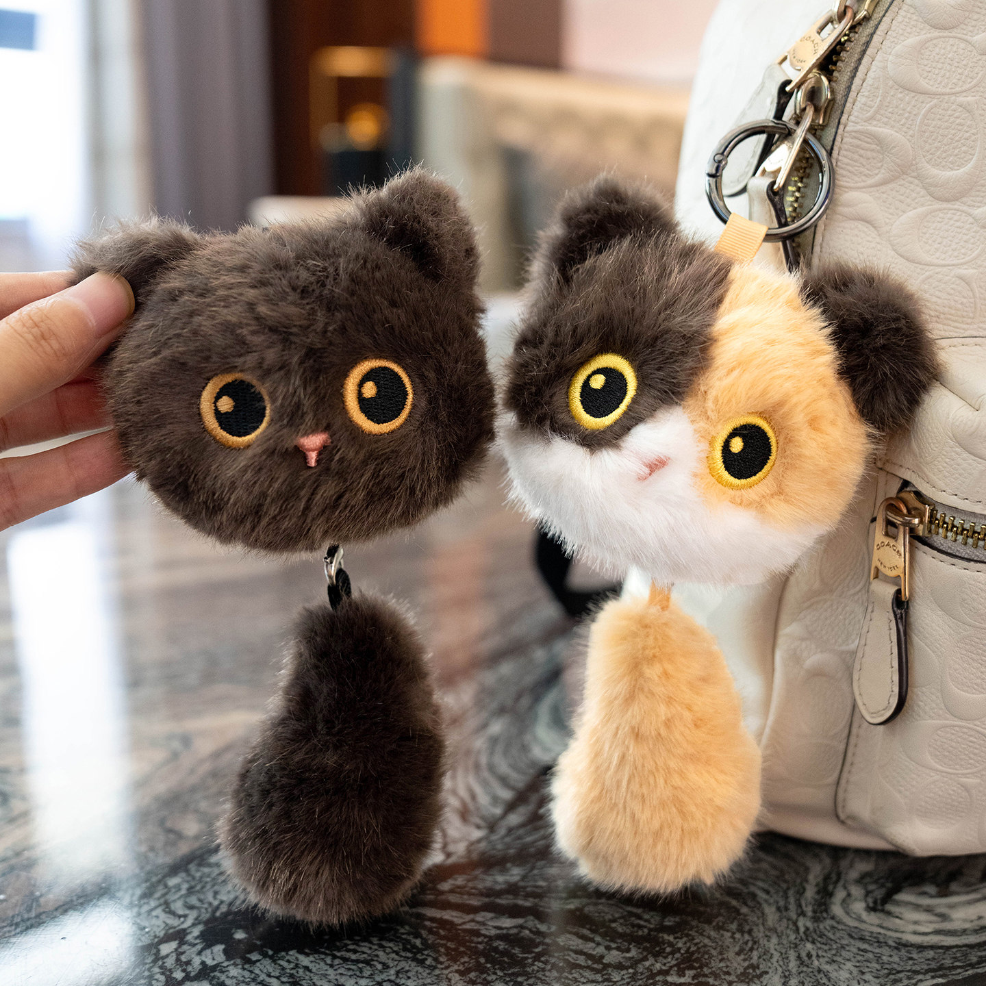 蔷薇之恋猫咪钥匙扣挂件小号拉尾巴黑猫玩偶背包包挂饰三花猫礼物图片