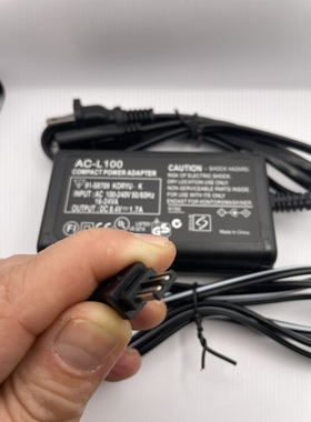 适用索尼摄像机充电器HXR-MC1500C MC2500C NX100 NX3电源适配器