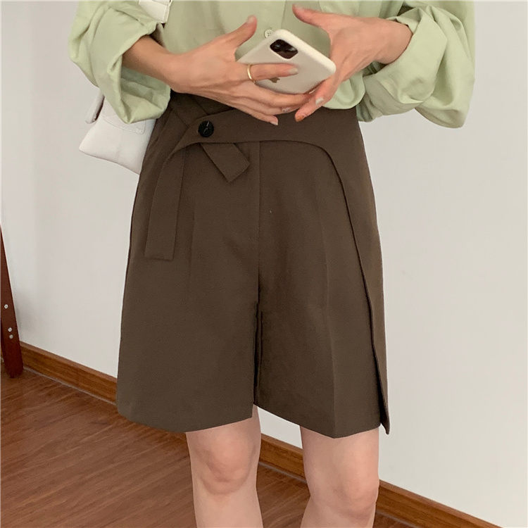 Real price ~ loose and versatile irregular button suit shorts