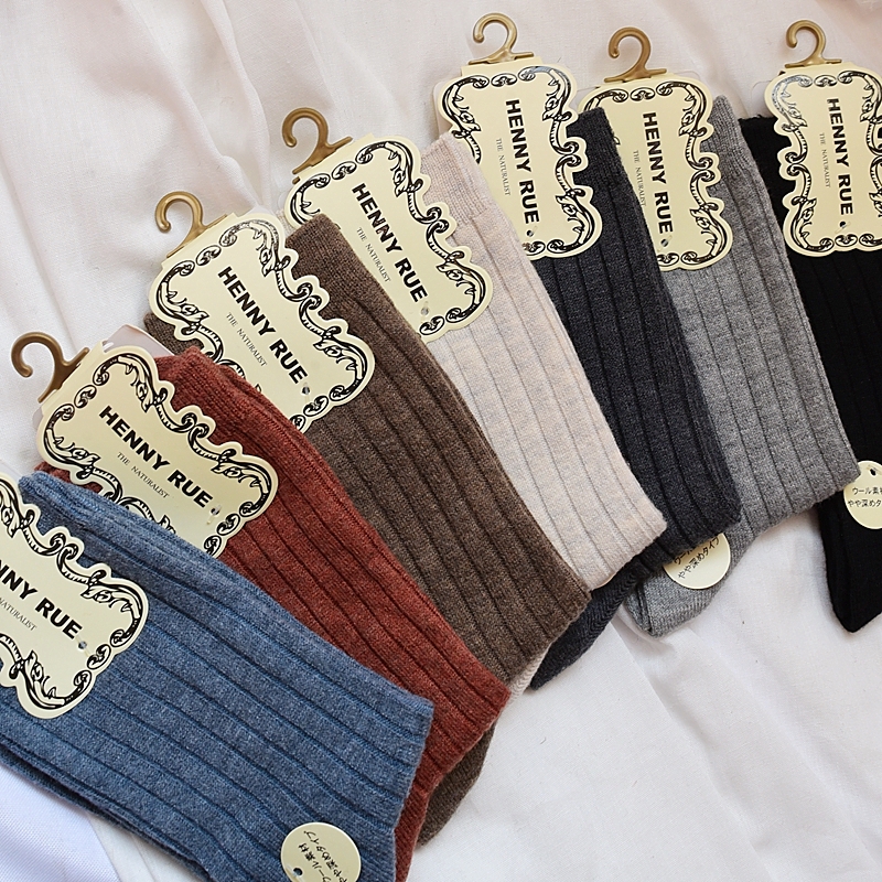 女款纯色常规基础保暖羊毛袜子