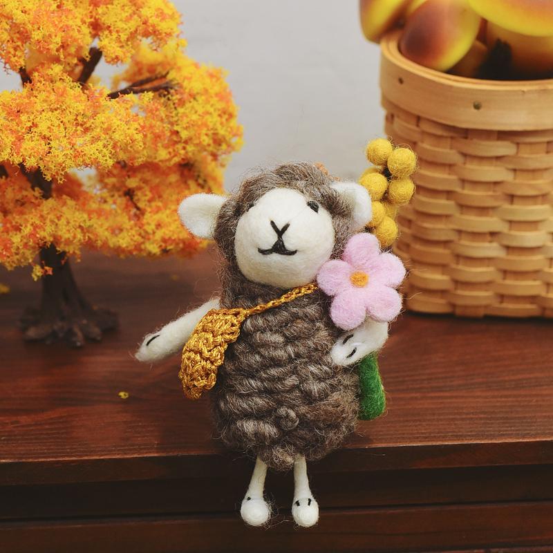 高品质高颜值精致小羊挂件纯手工羊毛毡绵羊车挂大号礼物礼品情侣