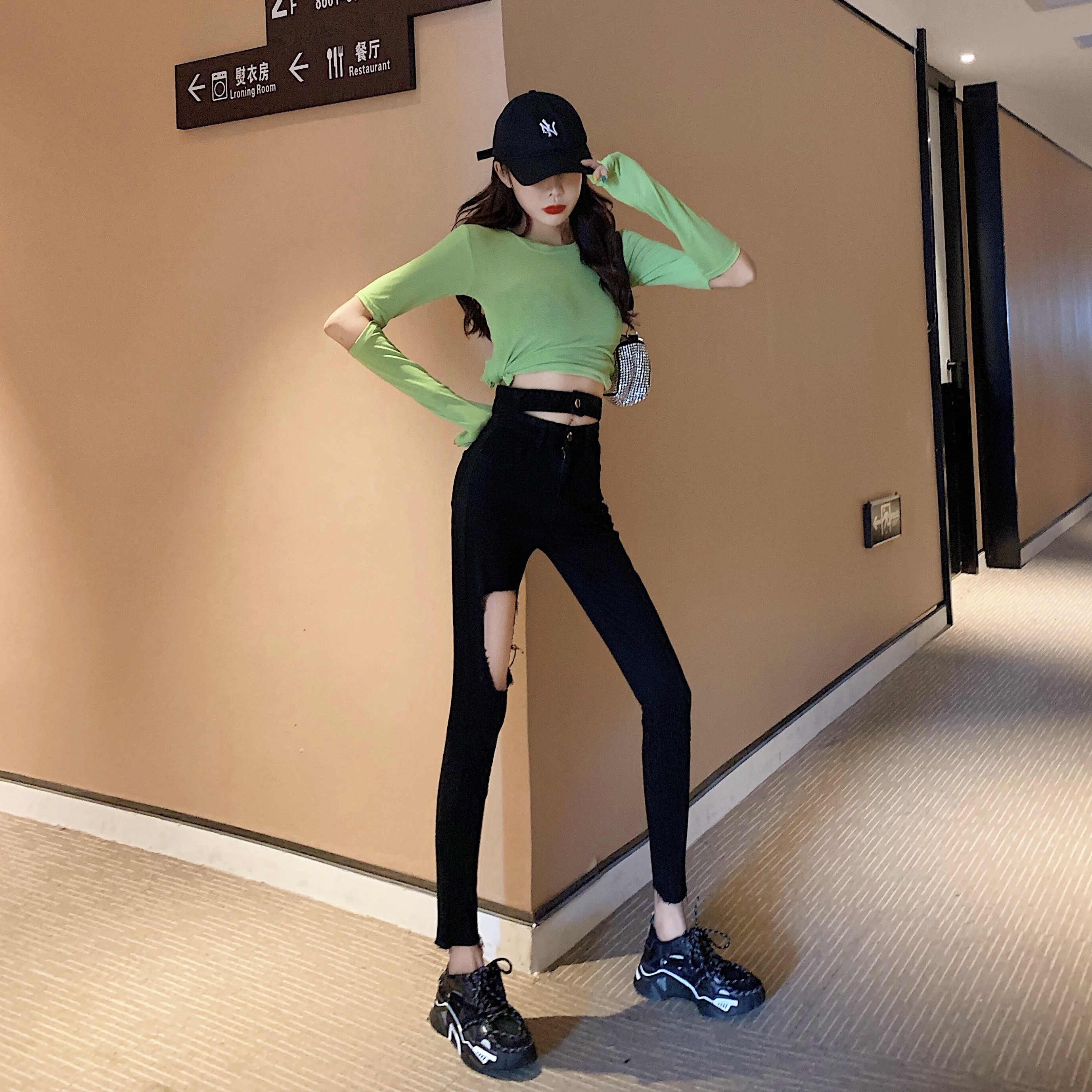 Real price! Port-style hollow jeans, high waist hollow elastic pencil pants