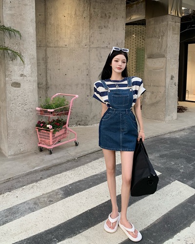 Real shot real price round neck loose striped short-sleeved T-shirt waist all-match denim suspender skirt tide