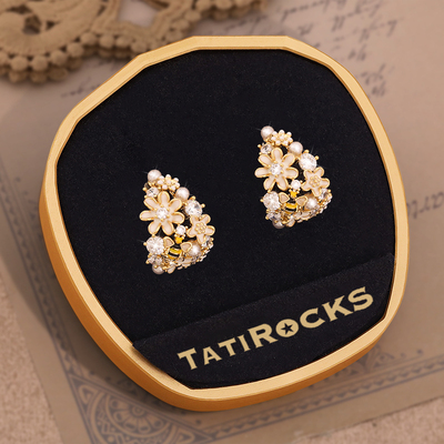 丹麦【设计师】Tatirocks镂空花朵珍珠耳钉高级感轻奢女摆件耳环