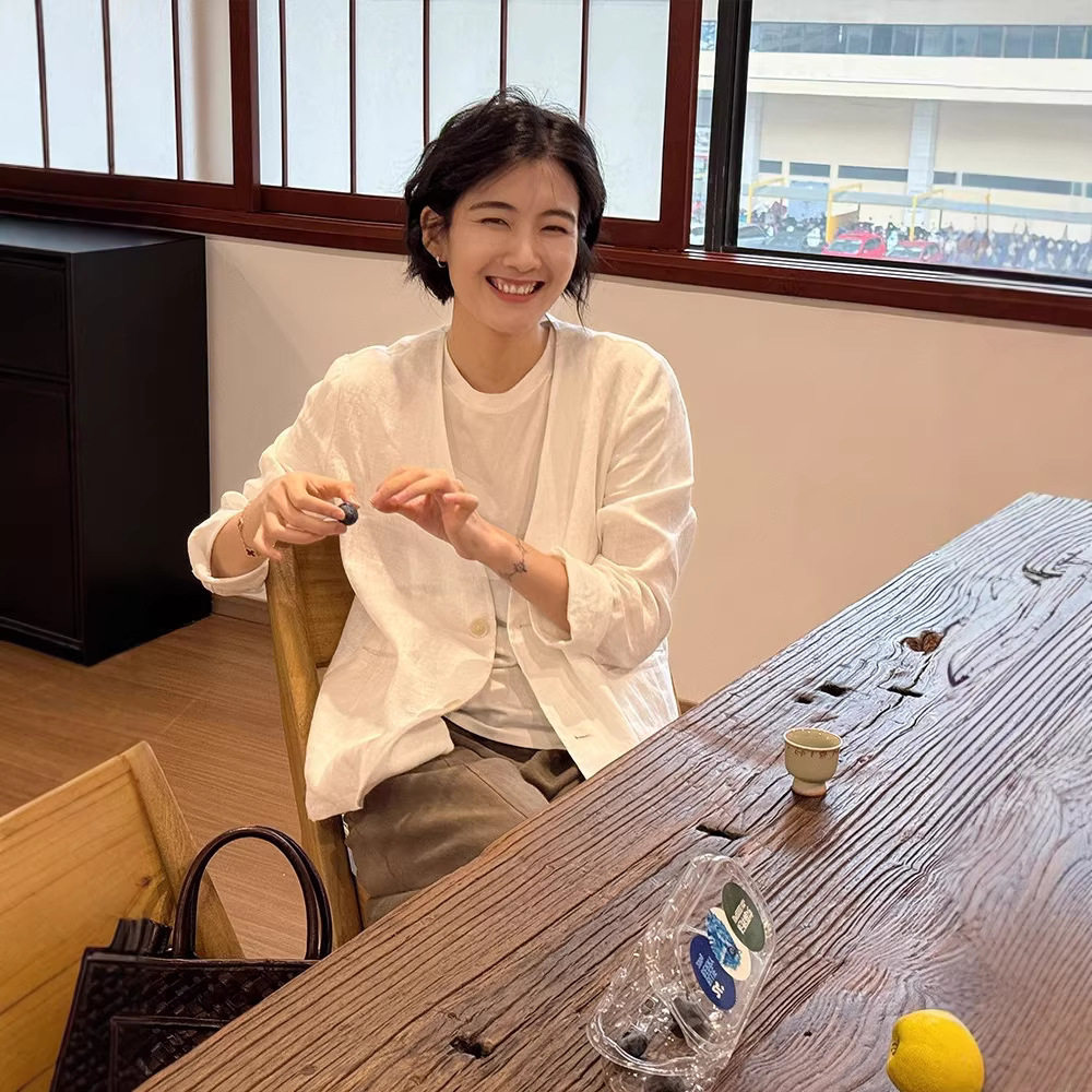 2026新款薄款V领亚麻开衫外套女春夏季休闲防晒长袖上衣小西装