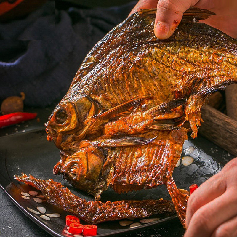 湖南常德特产壹乡源酱板鱼香辣手撕休闲办公零食整条鱼开袋即食