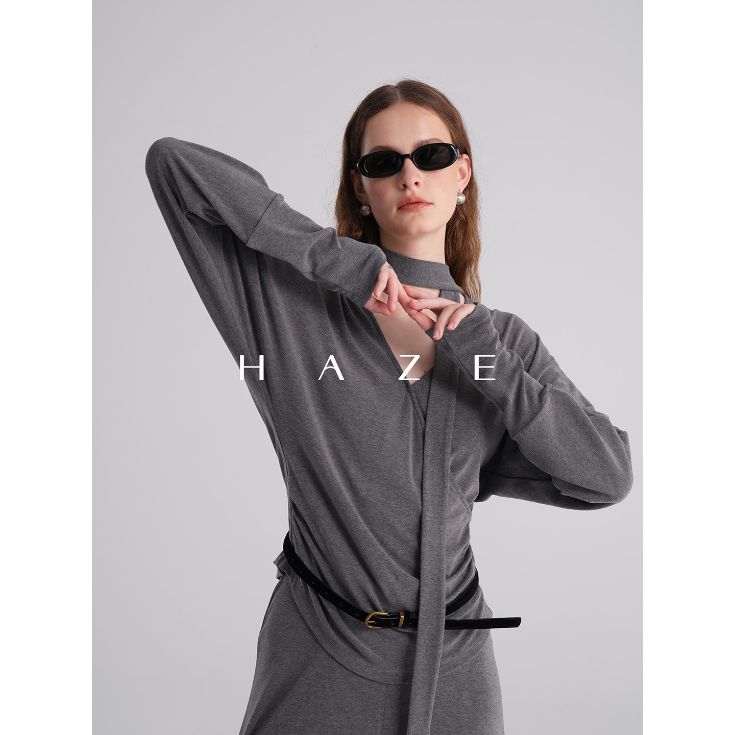 Haze禾枝《零压感》慵懒松弛感v领收腰针织上衣+高腰垂感半裙套装