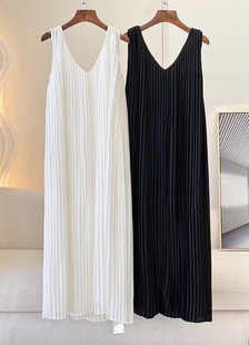 三zhai纯色V领压褶无袖 背心连衣裙女度假风宽松垂感过膝大摆裙