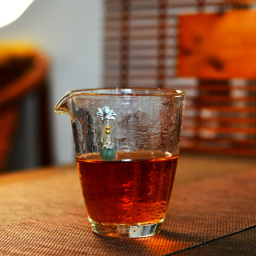 皂角树下耐热玻璃公道杯