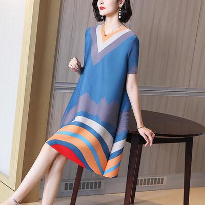 时尚印花遮肉a字V领夏装