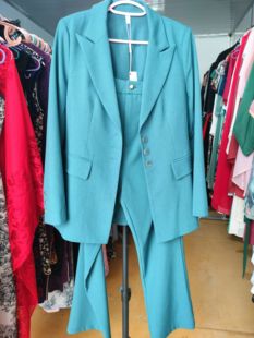 汉派西装套装胸围86.衣长64，袖长56.腰围68.臀围100.裤长89