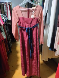 茉莉家改良汉服连衣裙M码，胸围88.衣长120，建议80*105斤左右穿