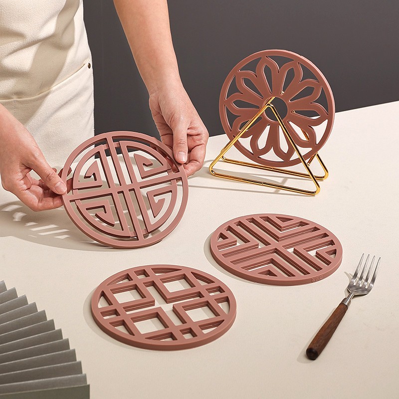 百品良国风硅胶隔热垫子镂空创意