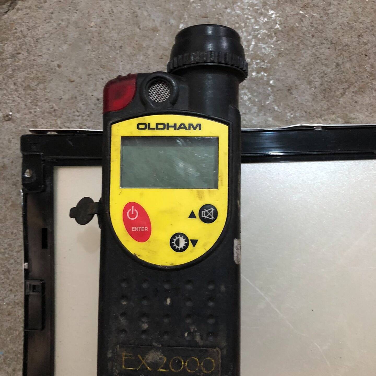 议价法国OLDHAM EX2000。开不了机。有可能没电