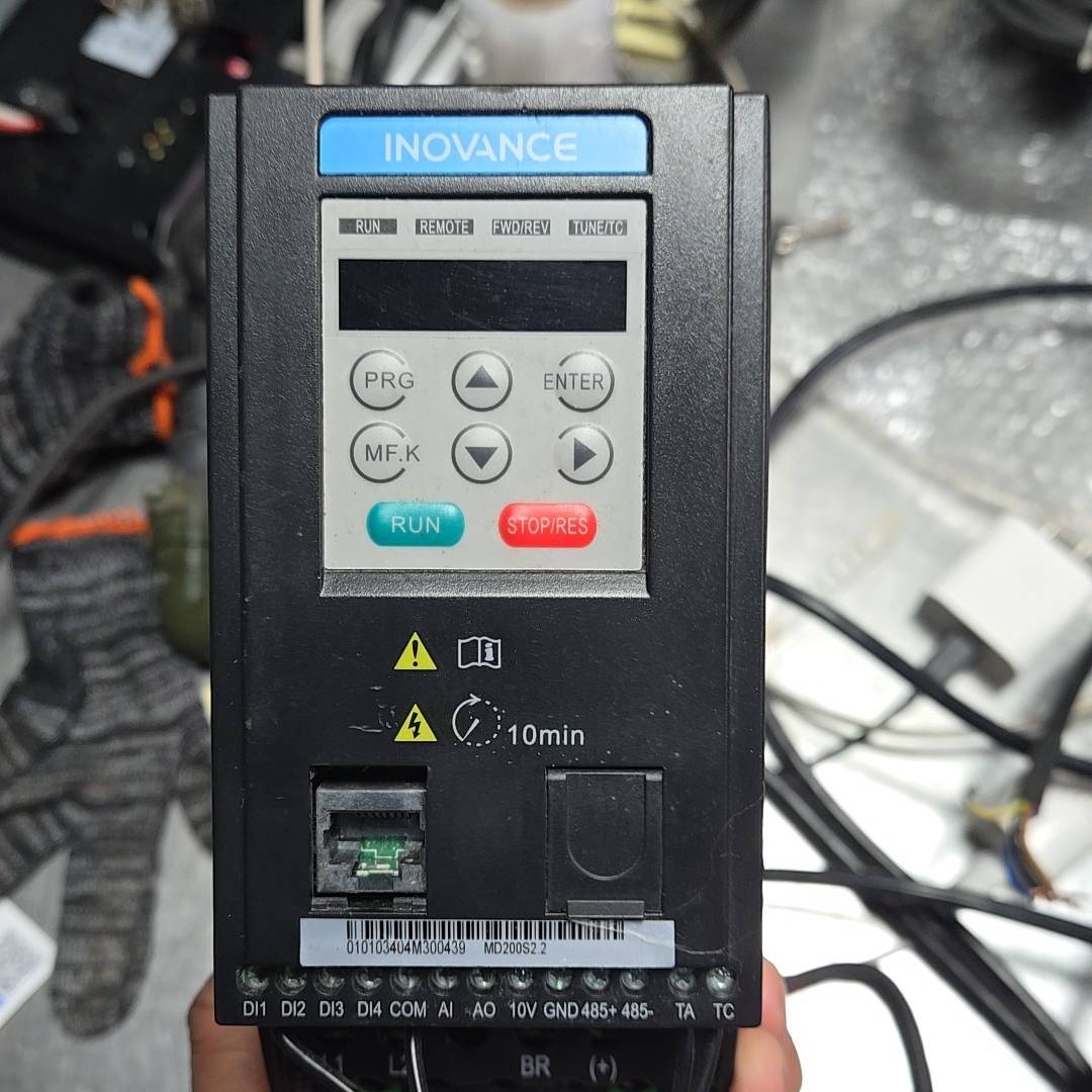 议价汇川变频器MD200S2.2两相，2.2kw