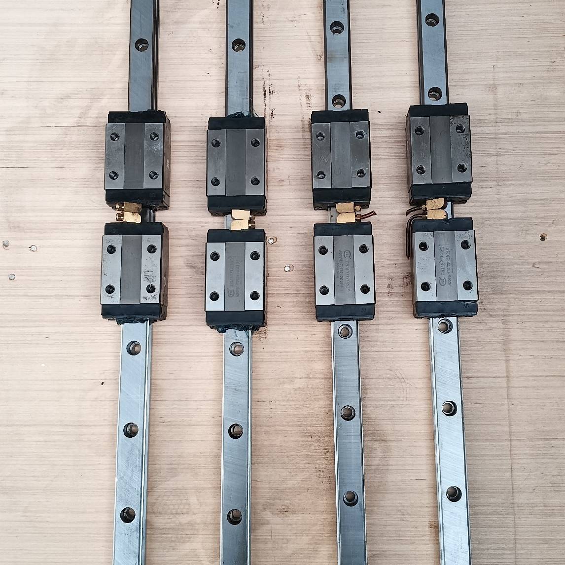 议价台湾TBI直线导轨H30VN，有两根的长度是898m