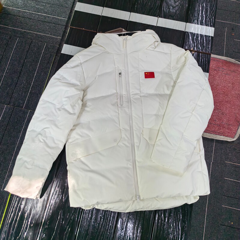 安踏冠军全天候系列男春秋新款羽绒服鹅绒保暖连帽外套152510911