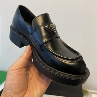 真皮P家三角标乐福鞋女粗跟复古英伦学院高跟单鞋黑色厚底小皮鞋