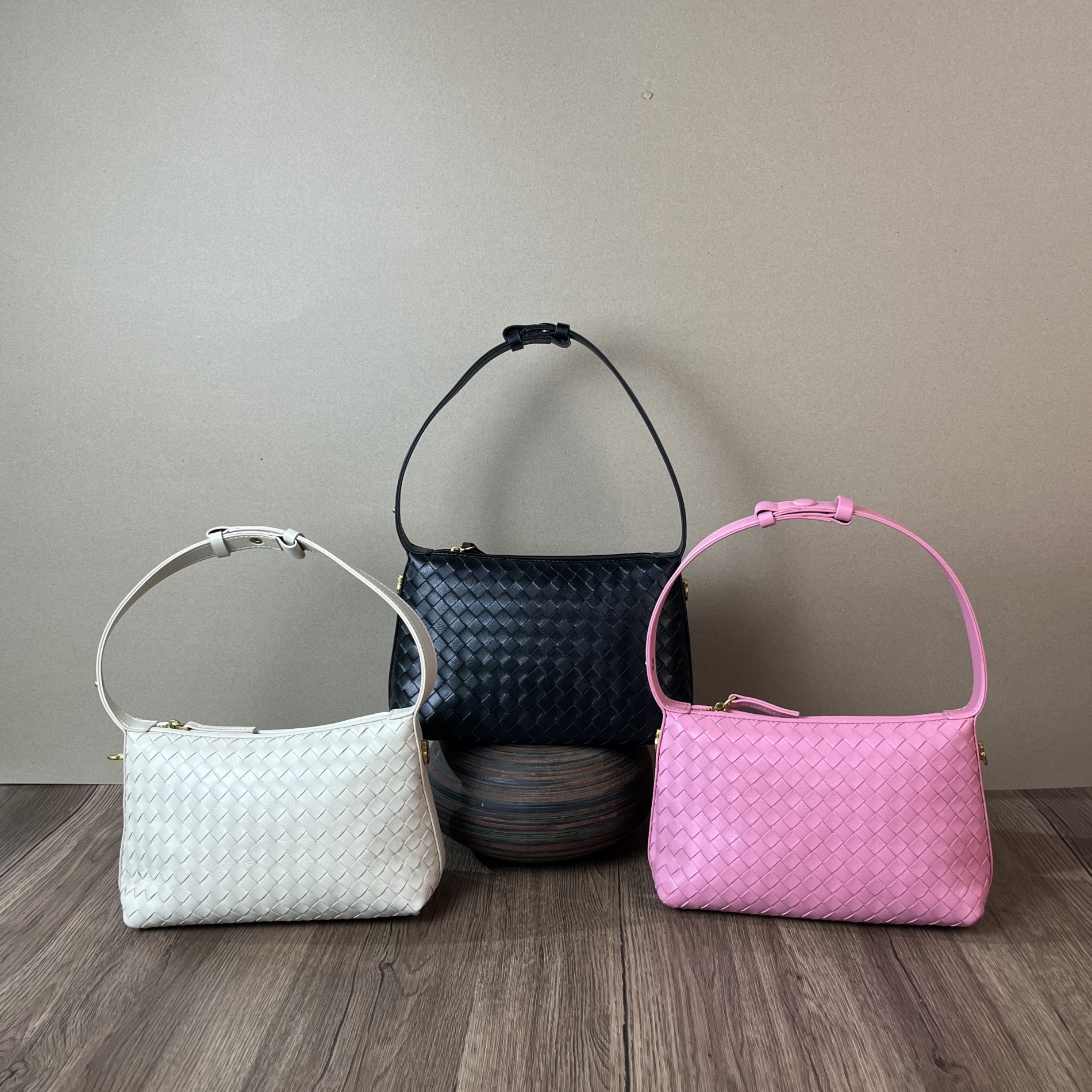 2025新款小众真皮编织饺子包羊皮斜挎包女枕头包手拎包