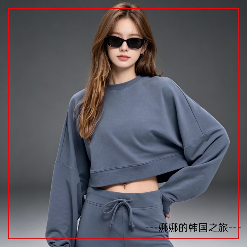 Alocroppedcrewneckpullover