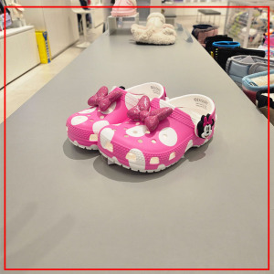 韩国代购Crocs卡骆驰 儿童迪士尼米妮联名防滑耐磨洞洞拖鞋212372