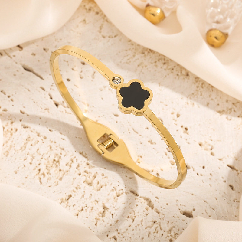 跨境新款五叶花黑贝钛钢手镯时尚爆款百搭手饰女个性不锈钢手环潮,饰品/流行首饰/时尚饰品新,手镯,淘宝优惠券,粉丝福利购,淘宝优惠卷