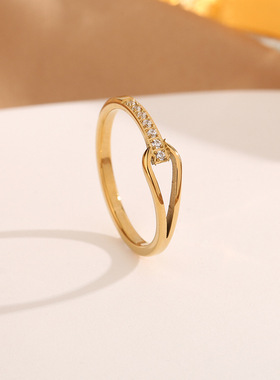 小众设计几何镶指水滴镂空钛钢不掉色百搭时尚爪镶食指戒指女