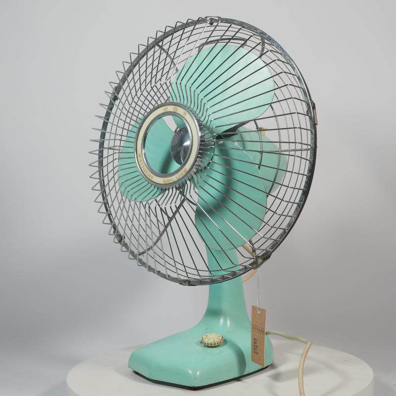 国产怀旧古董老华生牌上海产1980年代台扇电风扇15寸民俗摆件道具