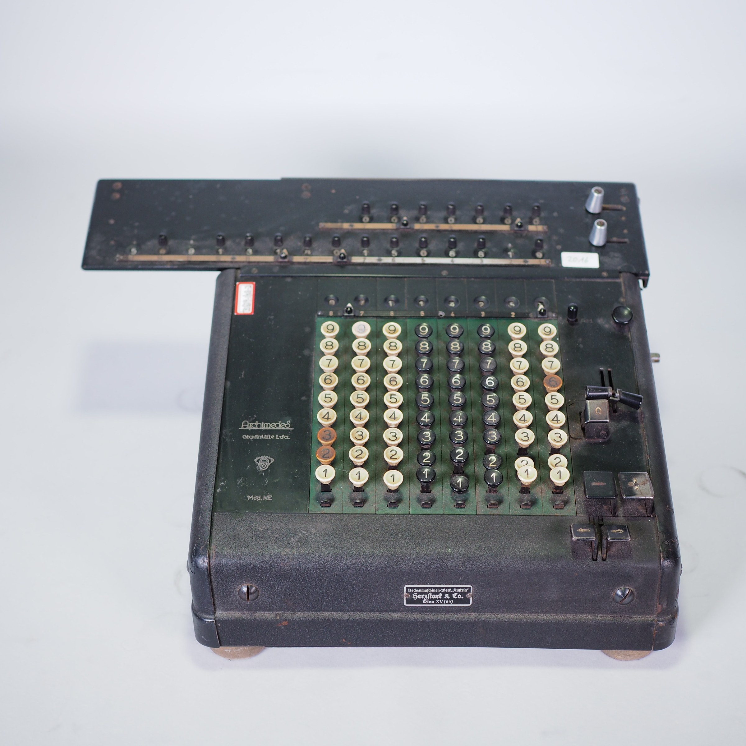 西洋古董德国梅赛德斯机械手摇计算器欧洲老式算盘故障文旅摆件