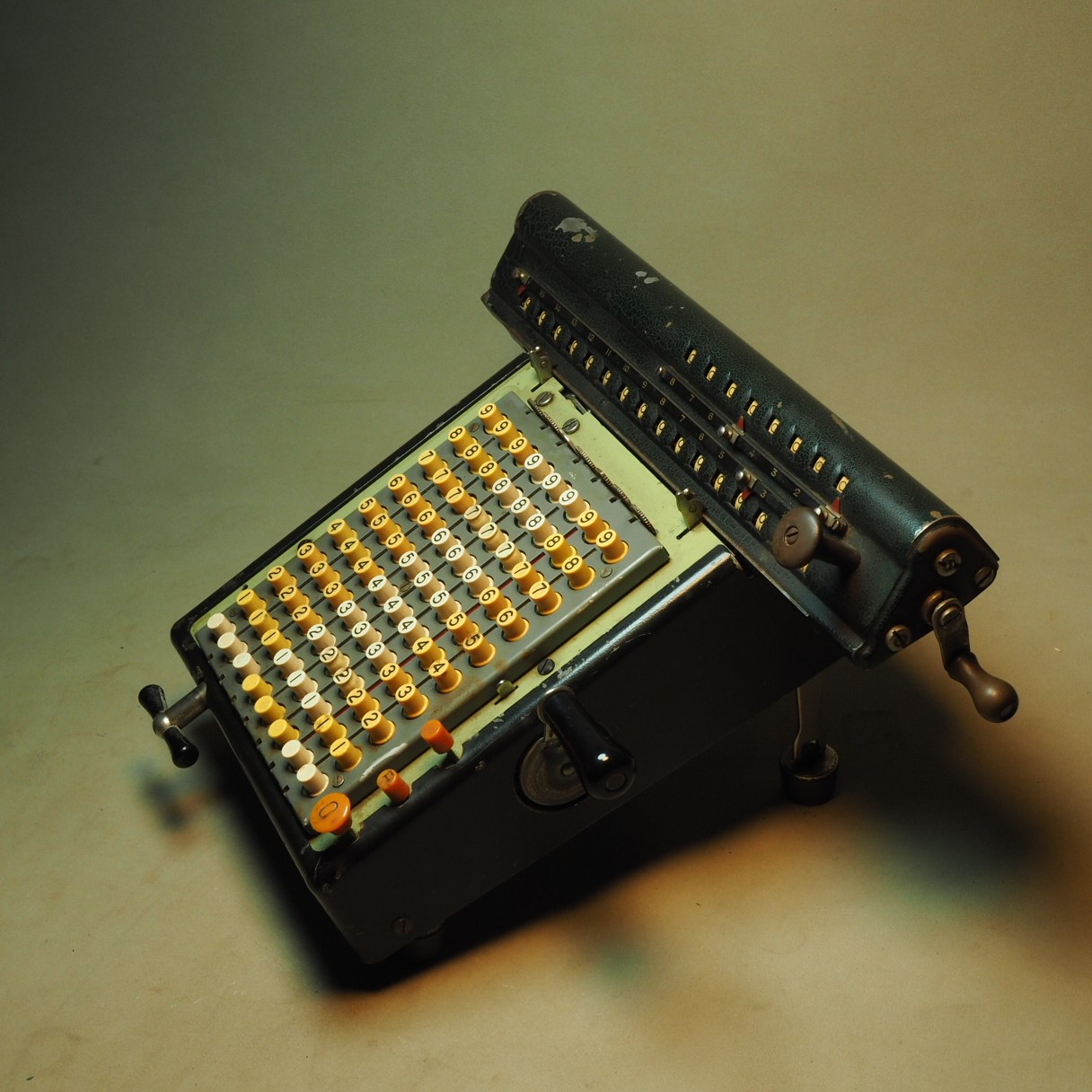 美国古董门罗Monroe手摇计算器复古机械计算机摆件陈列拍摄道具