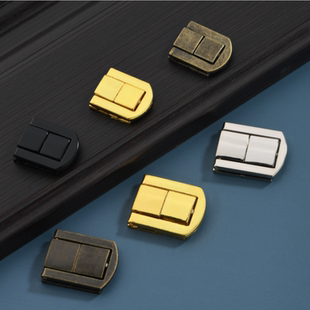 箱扣搭扣箱包木盒锁扣锌合金礼盒包装扣配件首饰盒酒盒锁扣小方扣