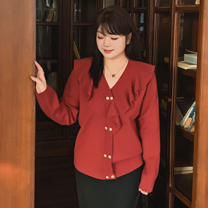大码女装高级感红色毛衣2024冬款胖mm气质名媛上衣女荷叶边针织衫