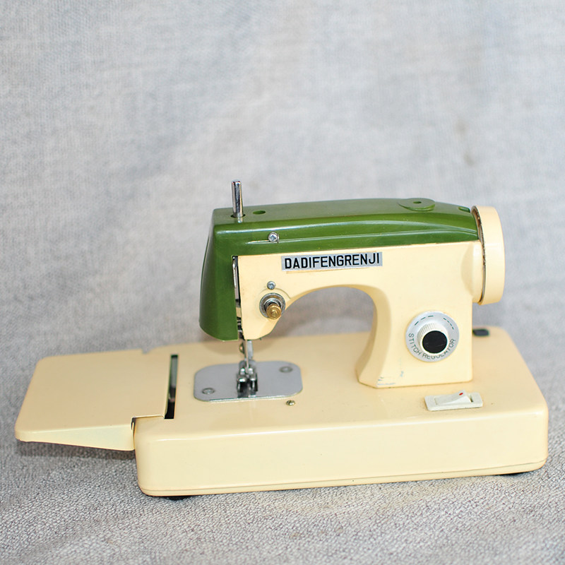 90年代小型缝纫机老物件可当摆件