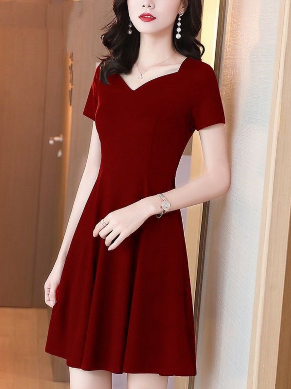 SOLID COLOR LITTLE BLACK DRESS V-NECK HEPBURN STYLE A-LINE SKIRT SMALL MAN DRESS NEW WOMENS SUMMER SHORT SLEEVE MIDI SKIRT PERSONALITY