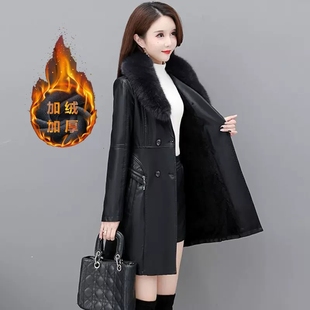 小个子加绒皮衣外套女2025冬季新款高档妈妈修身水洗皮带毛领大衣
