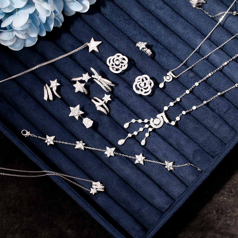 超闪简约镶嵌进口锁骨链18K白金